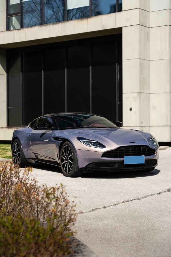 2022 Aston Martin DB11 4.0T 534HP V8 8AT,autocango,china used car exporter,china ev exporter,chinese used car exporter,chinese used ev exporter