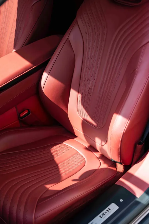 2022 Aston Martin DB11 4.0T 534HP V8 8AT,autocango,china used car exporter,china ev exporter,chinese used car exporter,chinese used ev exporter