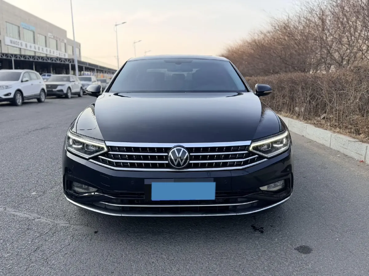 2020 Volkswagen Magotan 2.0T 186HP L4 7DCT,autocango,china used car exporter,china ev exporter,chinese used car exporter,chinese used ev exporter