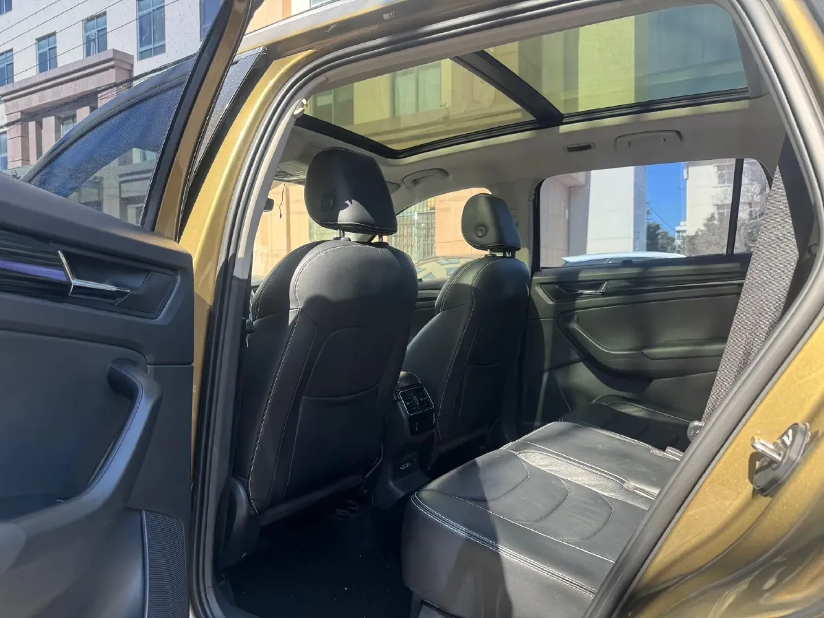 2018 Skoda Kodiak 2.0T 186HP L4 7DCT,autocango,china used car exporter,china ev exporter,chinese used car exporter,chinese used ev exporter