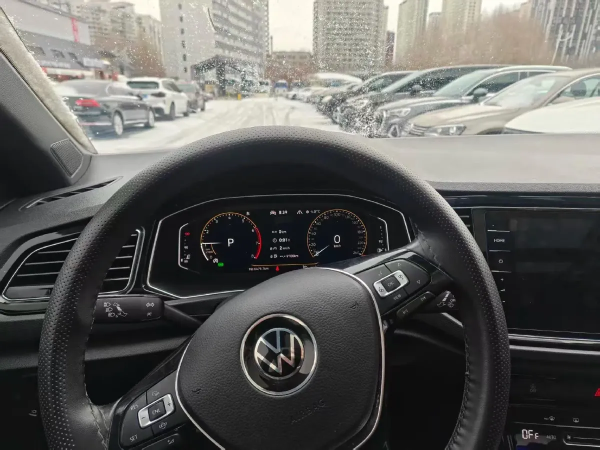 2021 Volkswagen T-Roc 1.4T 150HP L4 7DCT,autocango,china used car exporter,china ev exporter,chinese used car exporter,chinese used ev exporter