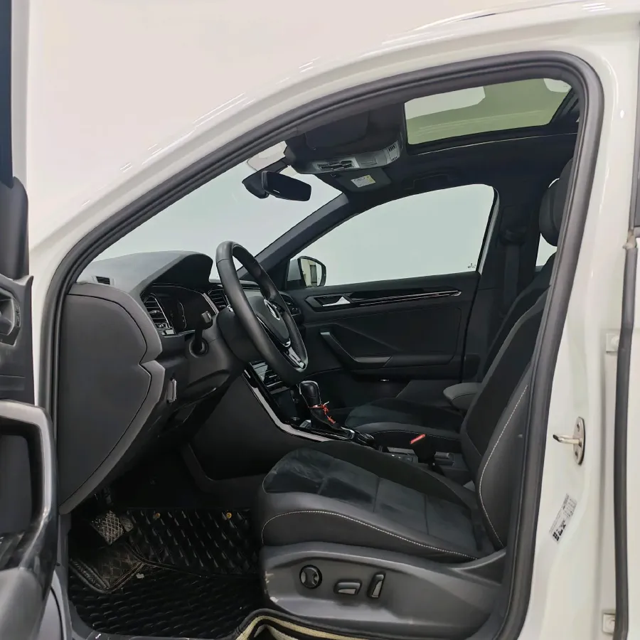 2021 Volkswagen T-Roc 1.4T 150HP L4 7DCT,autocango,china used car exporter,china ev exporter,chinese used car exporter,chinese used ev exporter