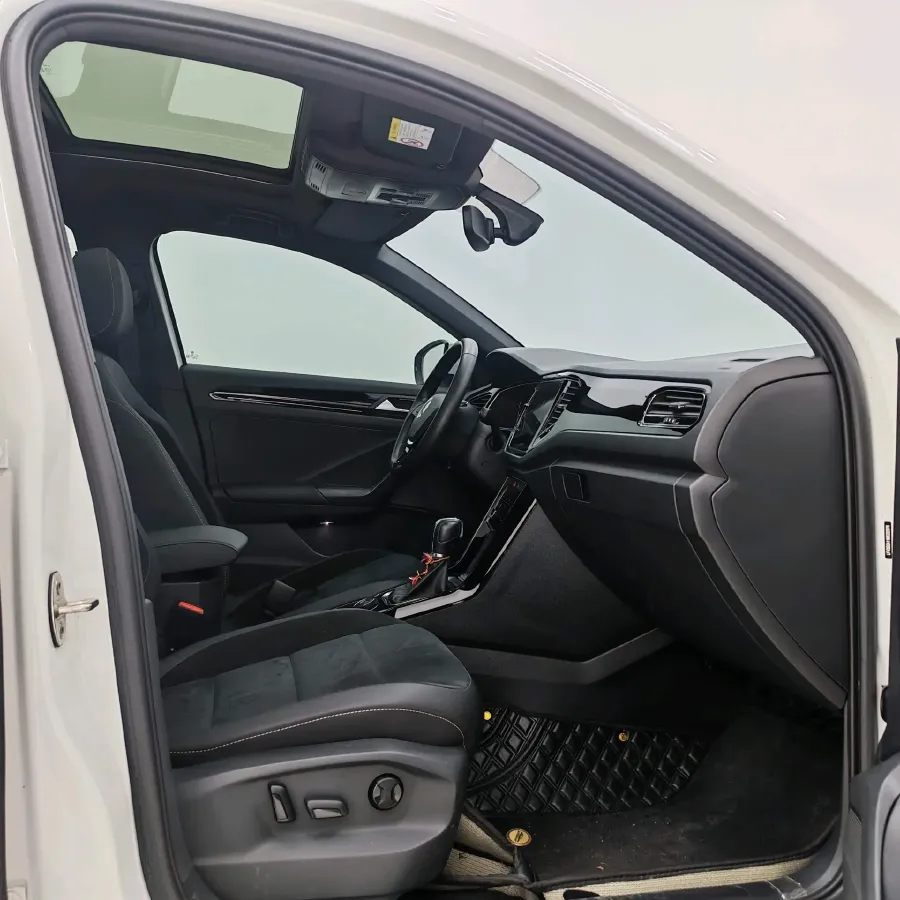 2021 Volkswagen T-Roc 1.4T 150HP L4 7DCT,autocango,china used car exporter,china ev exporter,chinese used car exporter,chinese used ev exporter