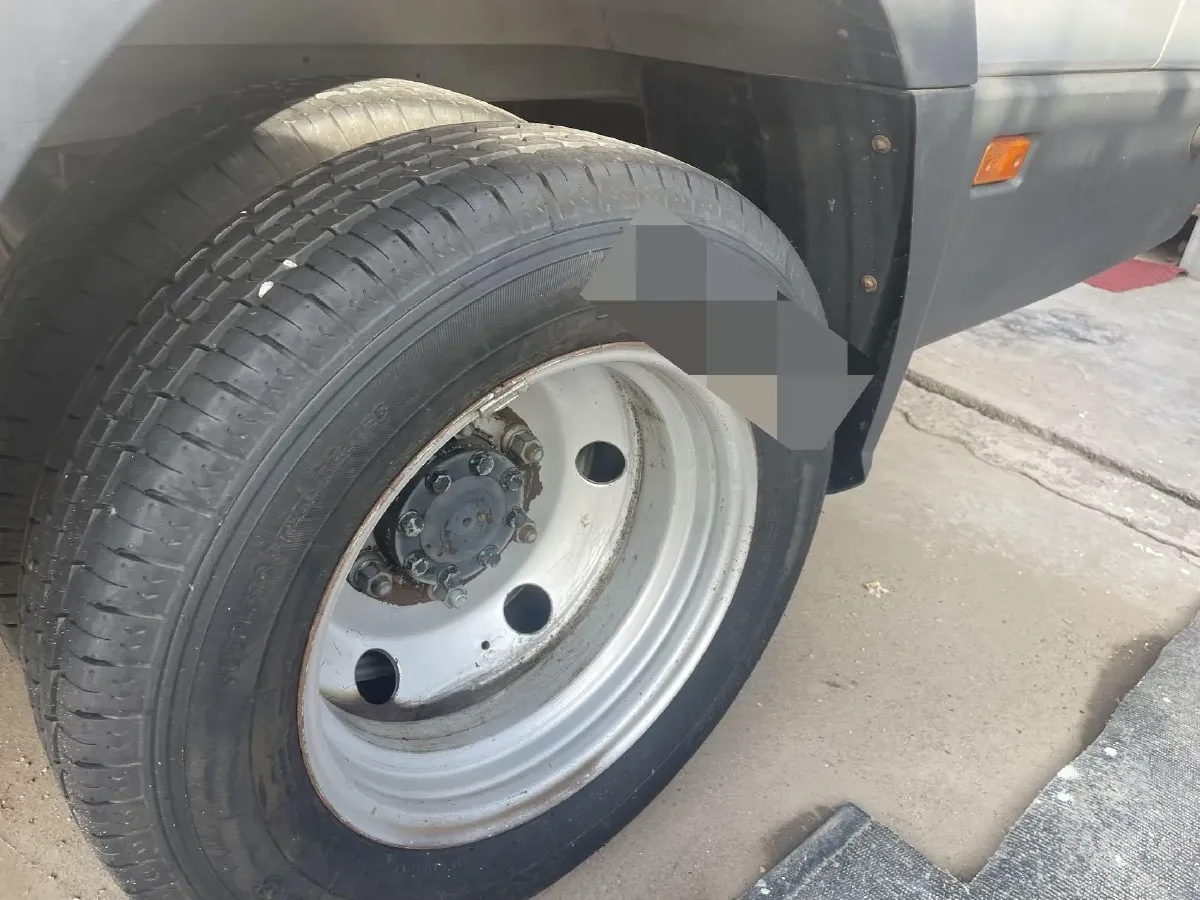 2023 Ford Transit 2.0T 220HP L4 5MT,autocango,china used car exporter,china ev exporter,chinese used car exporter,chinese used ev exporter