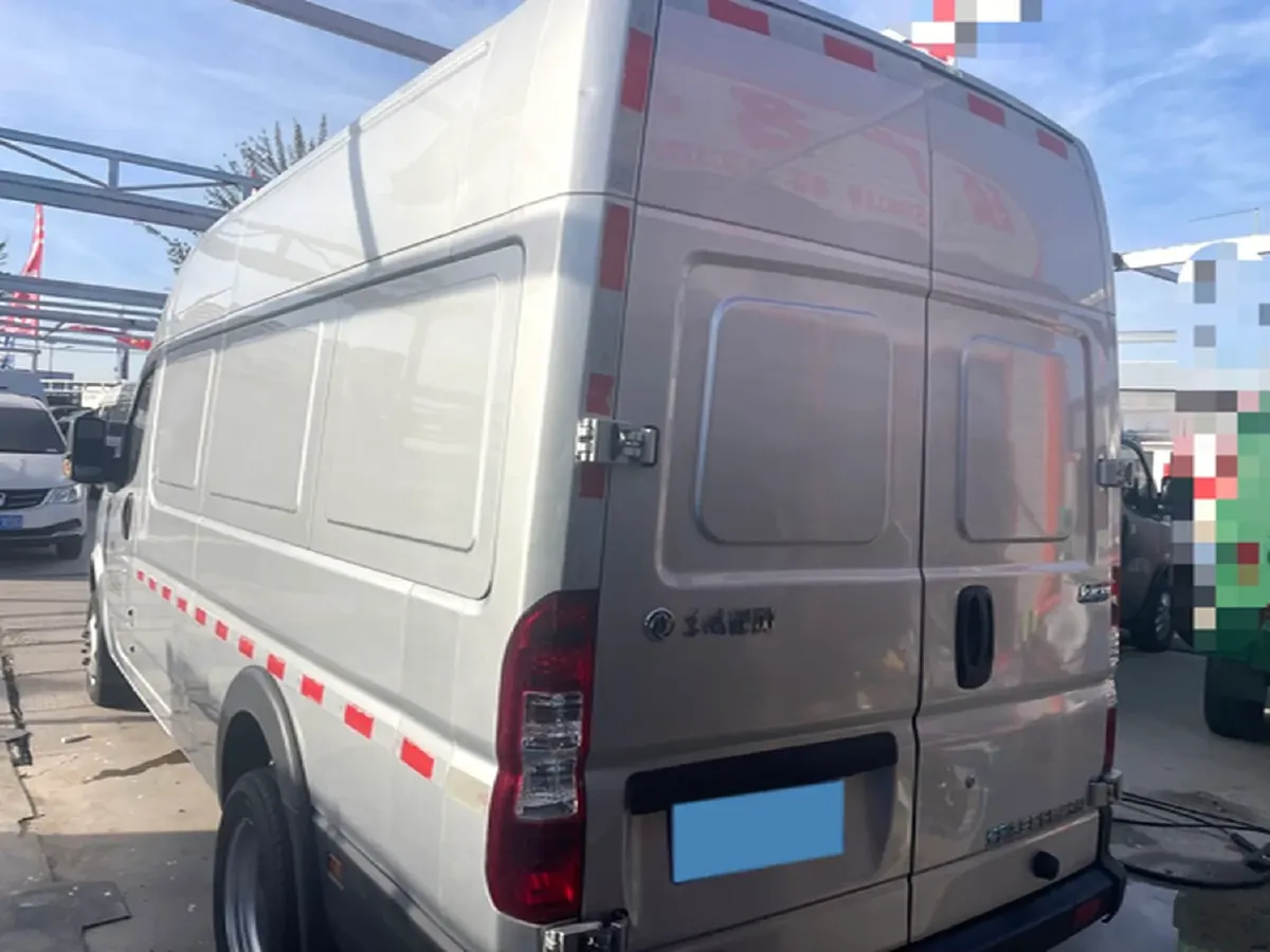 2023 Ford Transit 2.0T 220HP L4 5MT,autocango,china used car exporter,china ev exporter,chinese used car exporter,chinese used ev exporter