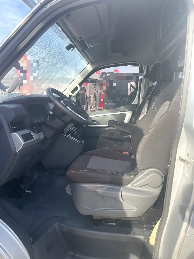 2023 Ford Transit 2.0T 220HP L4 5MT,autocango,china used car exporter,china ev exporter,chinese used car exporter,chinese used ev exporter