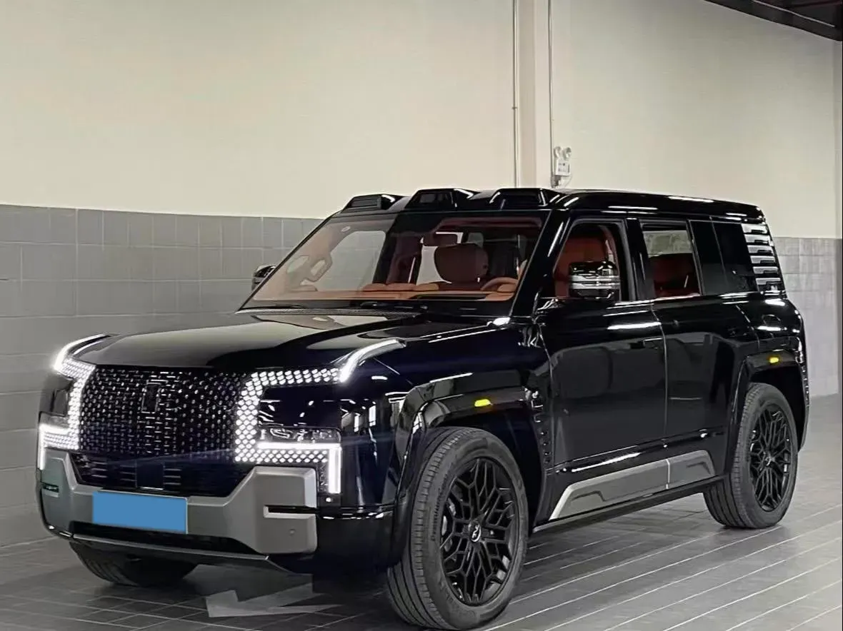 2024 YangWang U8 2.0T 272HP L4 REEV 49.05KWH,autocango,china used car exporter,china ev exporter,chinese used car exporter,chinese used ev exporter