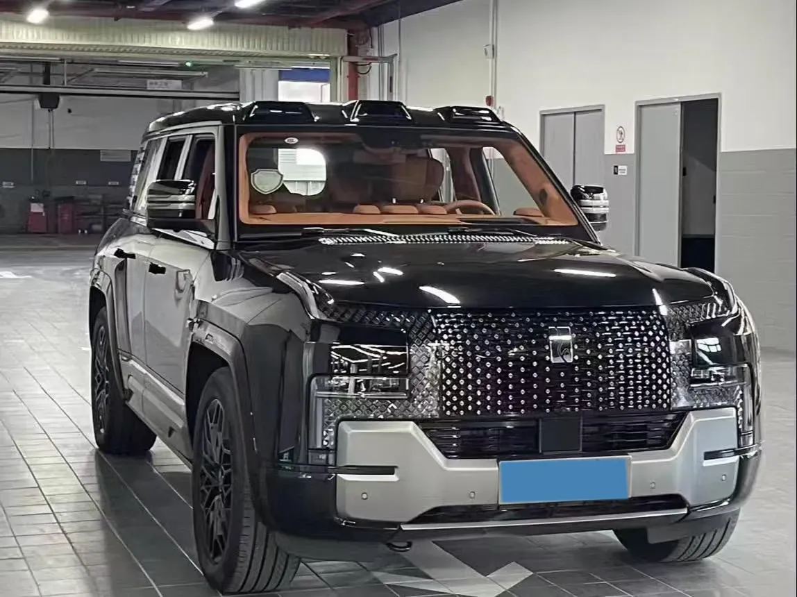 2024 YangWang U8 2.0T 272HP L4 REEV 49.05KWH,autocango,china used car exporter,china ev exporter,chinese used car exporter,chinese used ev exporter