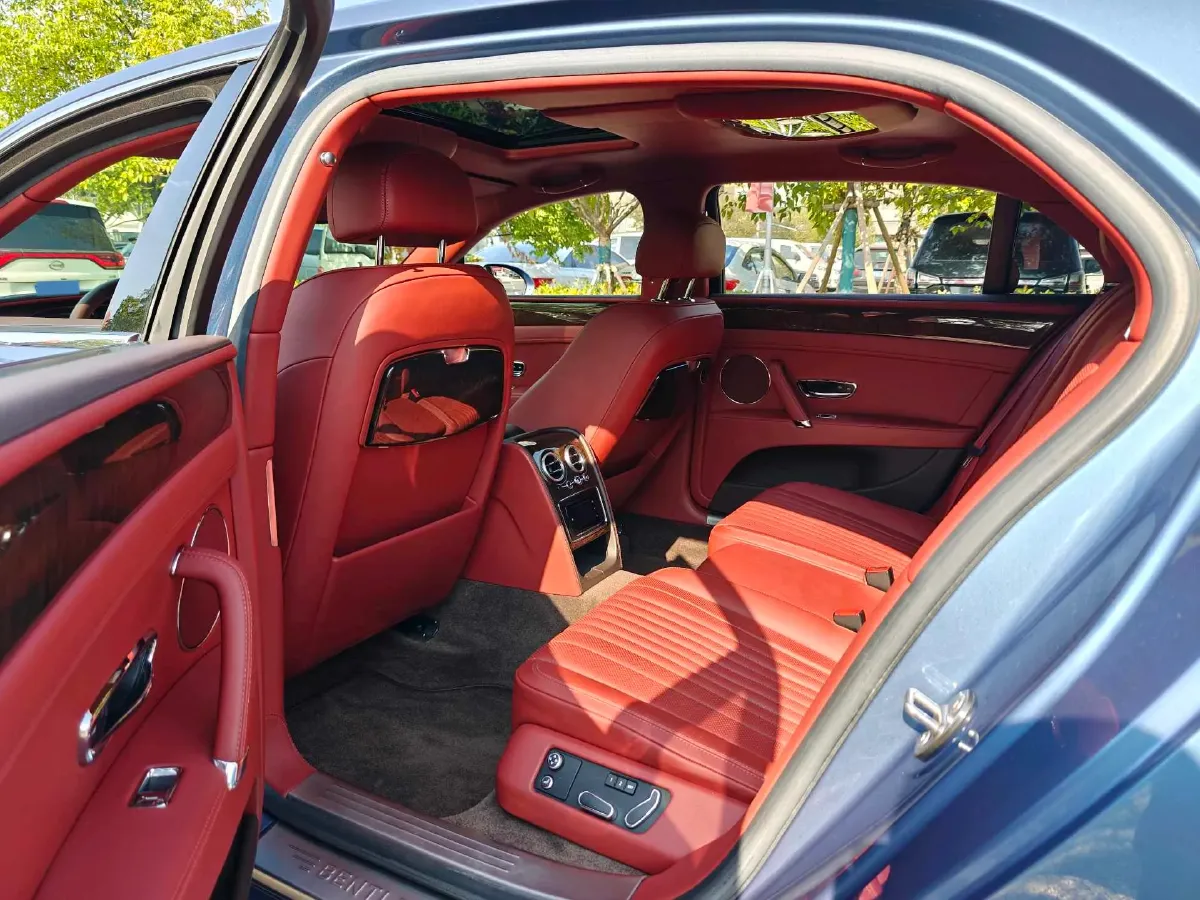 2017 Bentley Flying Spur 4.0T 507HP V8 8AT,autocango,china used car exporter,china ev exporter,chinese used car exporter,chinese used ev exporter