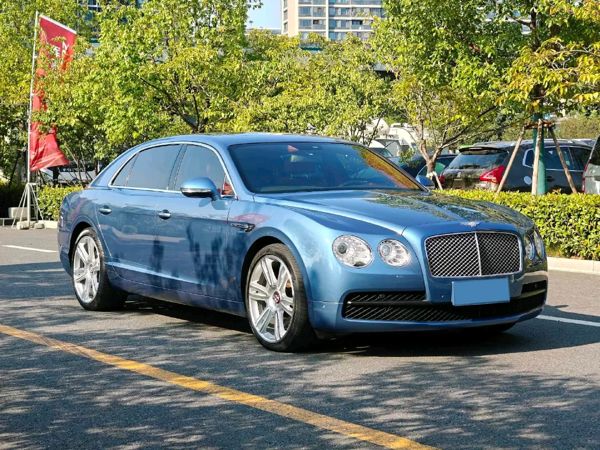 2017 Bentley Flying Spur 4.0T 507HP V8 8AT,autocango,china used car exporter,china ev exporter,chinese used car exporter,chinese used ev exporter