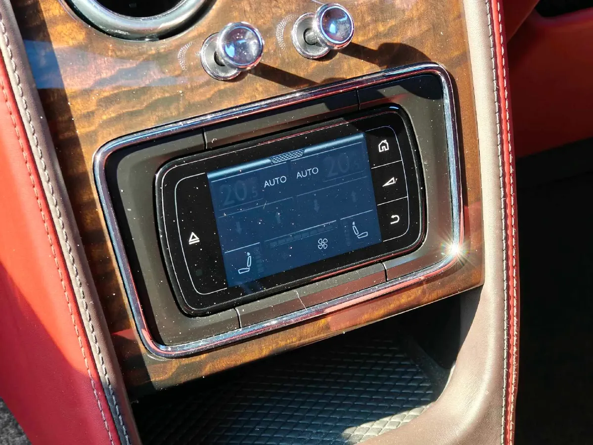 2017 Bentley Flying Spur 4.0T 507HP V8 8AT,autocango,china used car exporter,china ev exporter,chinese used car exporter,chinese used ev exporter