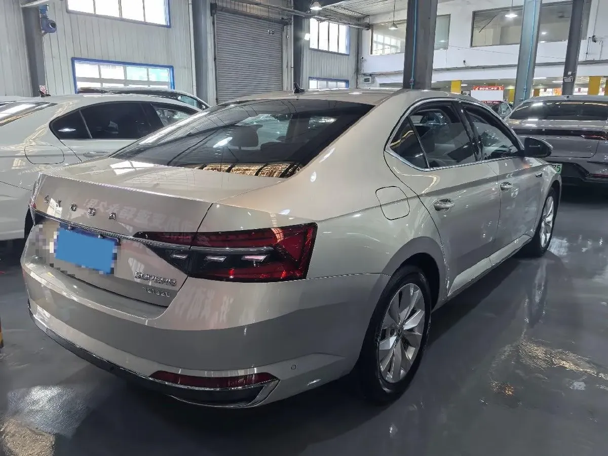 2019 Skoda Superb 2.0T 186HP L4 7DCT,autocango,china used car exporter,china ev exporter,chinese used car exporter,chinese used ev exporter