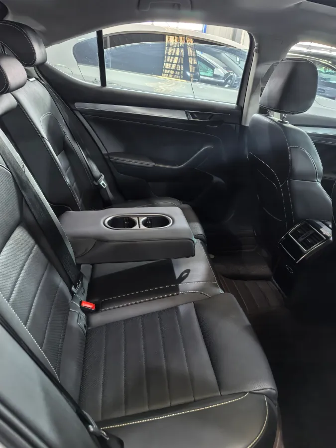 2019 Skoda Superb 2.0T 186HP L4 7DCT,autocango,china used car exporter,china ev exporter,chinese used car exporter,chinese used ev exporter