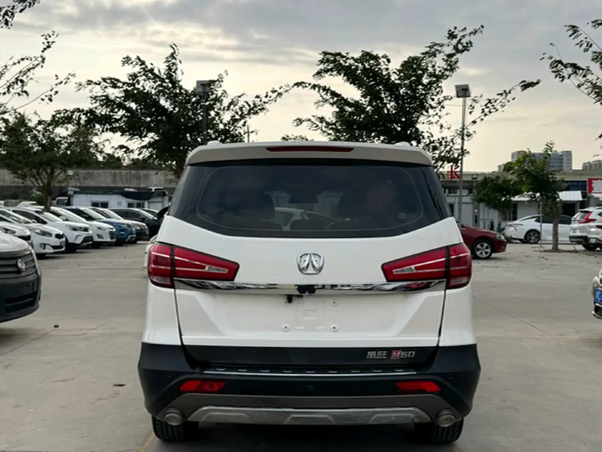 2017 BAIC WeiWang M60 1.5L 116HP L4 5MT,autocango,china used car exporter,china ev exporter,chinese used car exporter,chinese used ev exporter