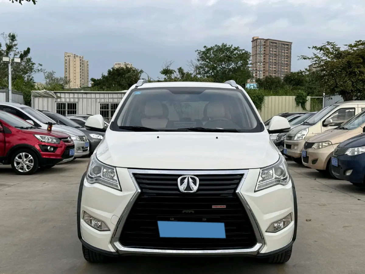 2017 BAIC WeiWang M60 1.5L 116HP L4 5MT,autocango,china used car exporter,china ev exporter,chinese used car exporter,chinese used ev exporter