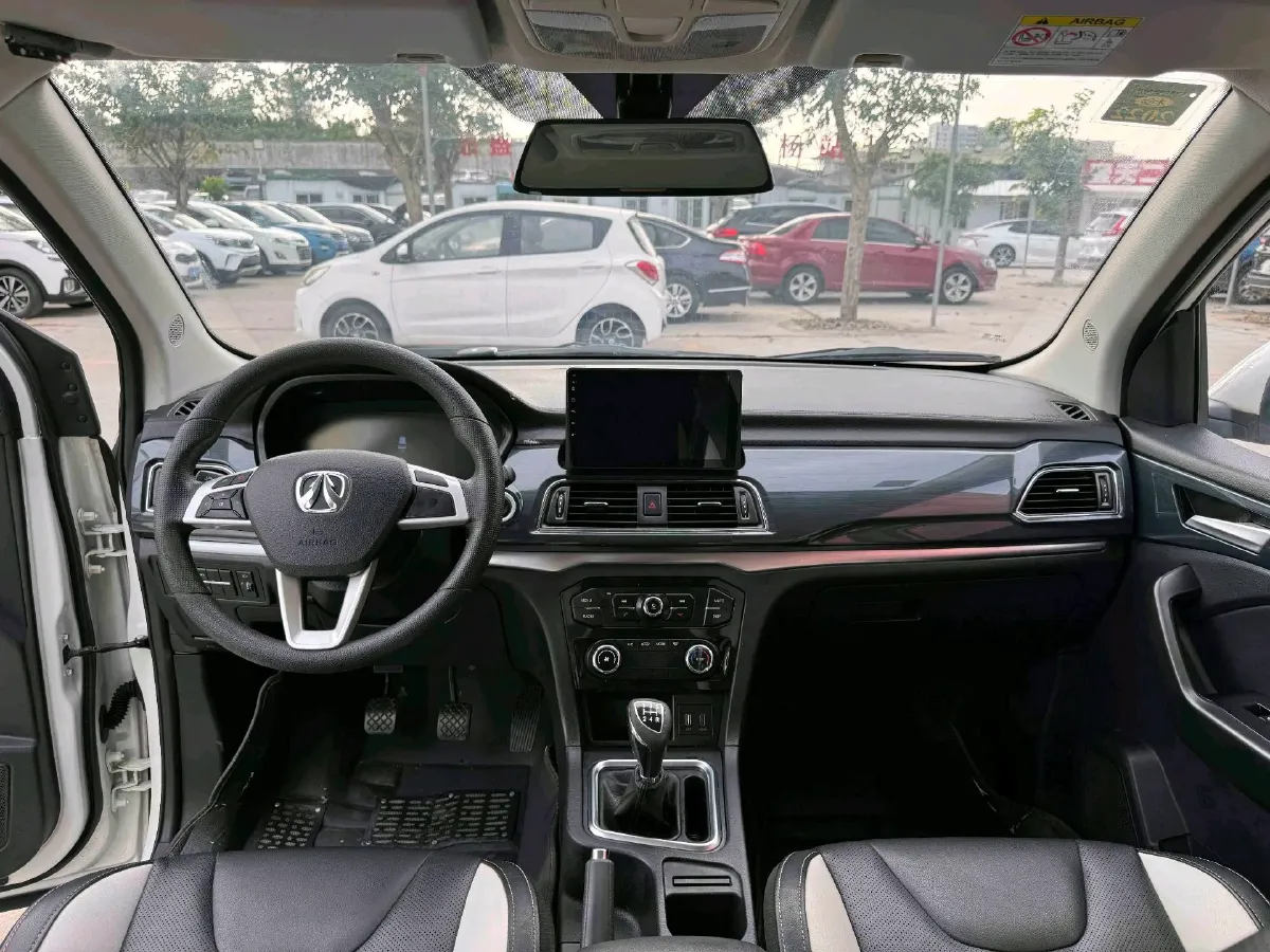 2017 BAIC WeiWang M60 1.5L 116HP L4 5MT,autocango,china used car exporter,china ev exporter,chinese used car exporter,chinese used ev exporter