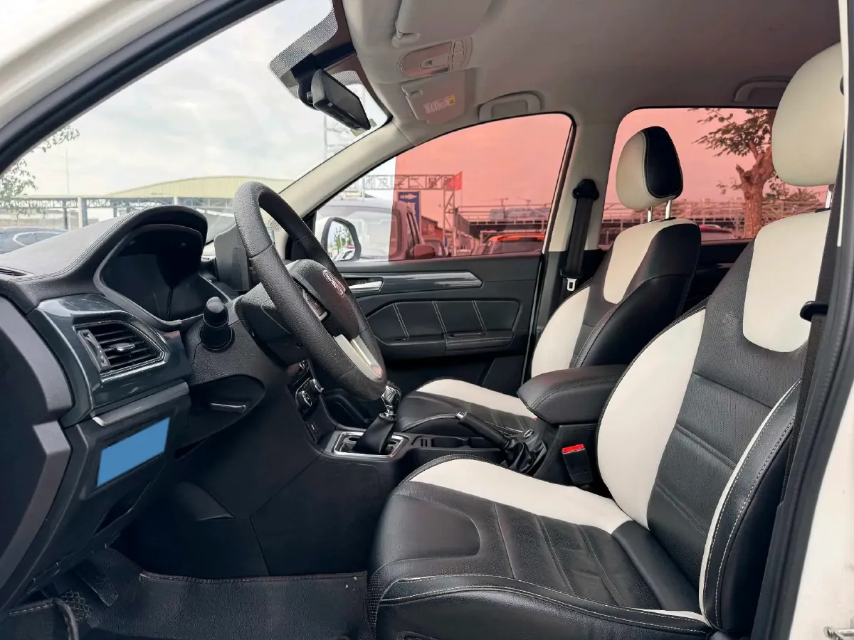 2017 BAIC WeiWang M60 1.5L 116HP L4 5MT,autocango,china used car exporter,china ev exporter,chinese used car exporter,chinese used ev exporter