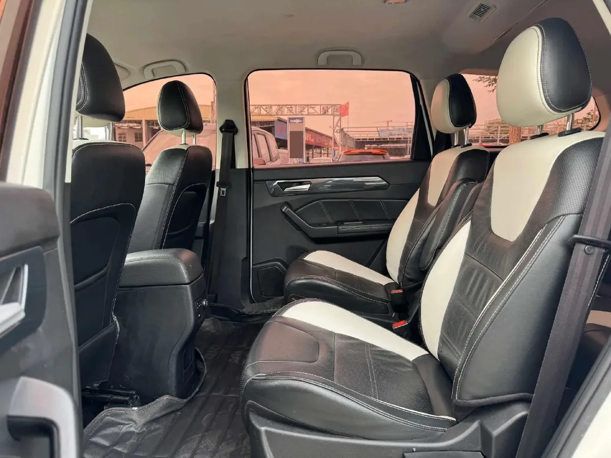 2017 BAIC WeiWang M60 1.5L 116HP L4 5MT,autocango,china used car exporter,china ev exporter,chinese used car exporter,chinese used ev exporter