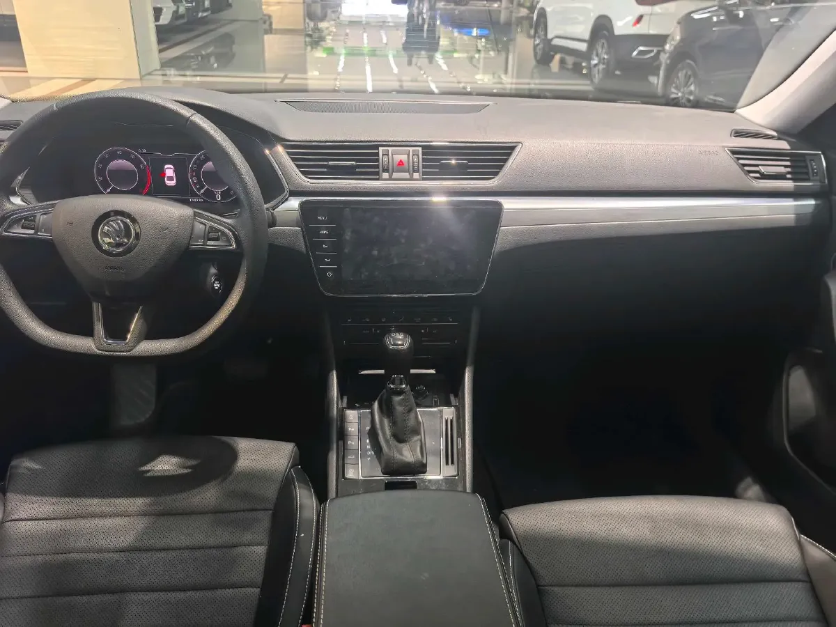 2023 Skoda Superb 1.4T 150HP L4 7DCT,autocango,china used car exporter,china ev exporter,chinese used car exporter,chinese used ev exporter
