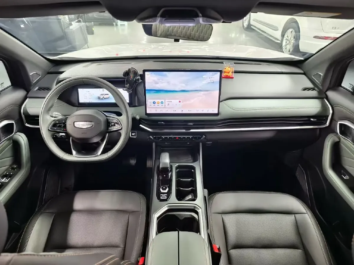 2024 Geely Okavango L 2.0T 218HP L4 7DCT,autocango,china used car exporter,china ev exporter,chinese used car exporter,chinese used ev exporter