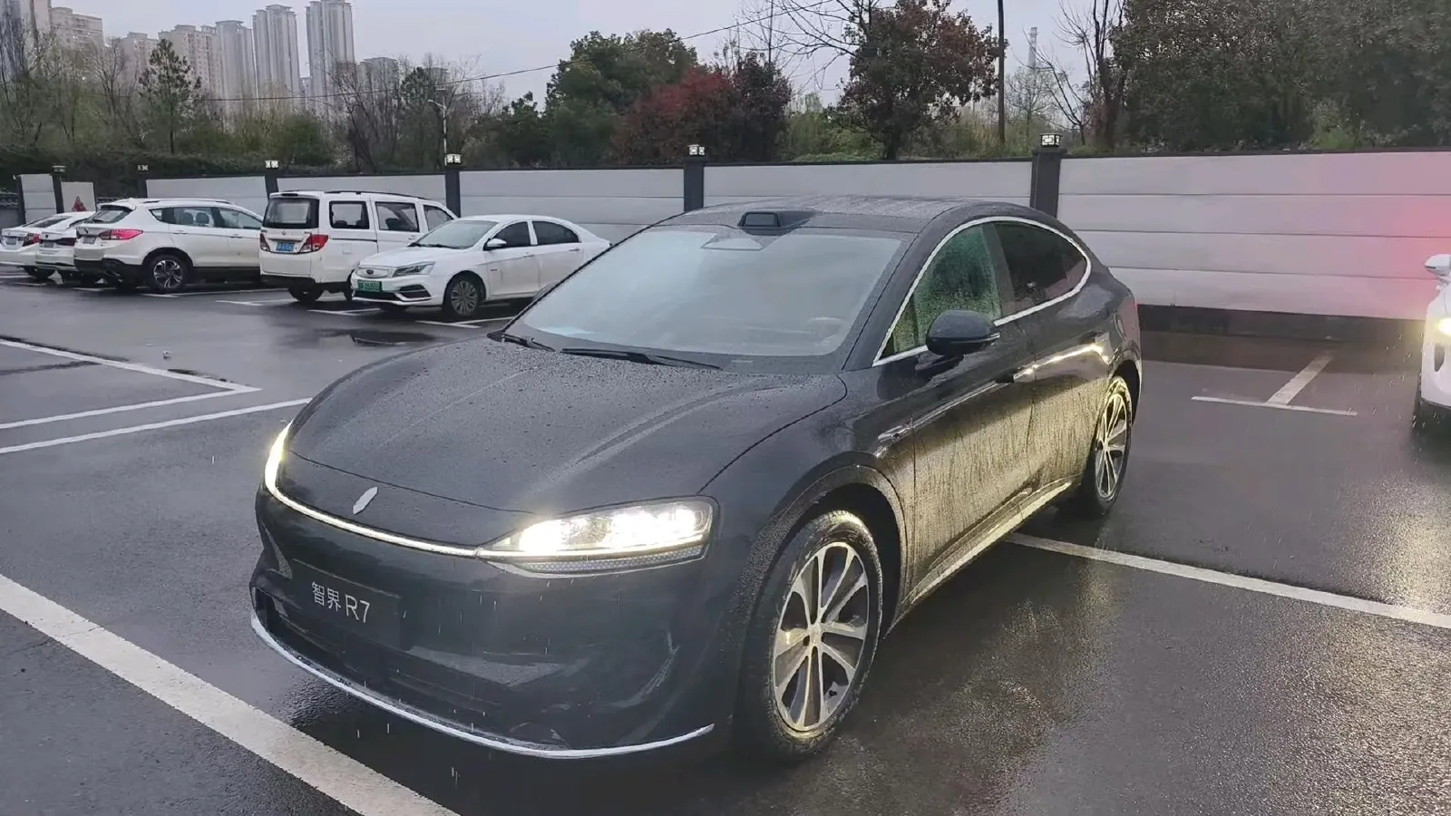2026 Luxeed R7 REEV 156HP REEV,autocango,china used car exporter,china ev exporter,chinese used car exporter,chinese used ev exporter