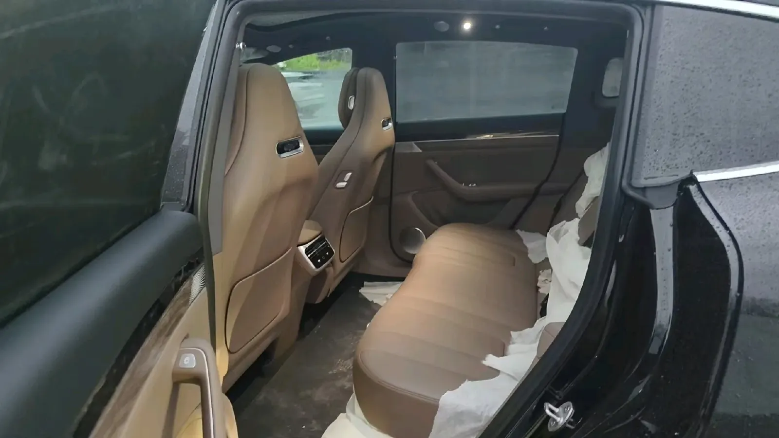 2026 Luxeed R7 REEV 156HP REEV,autocango,china used car exporter,china ev exporter,chinese used car exporter,chinese used ev exporter