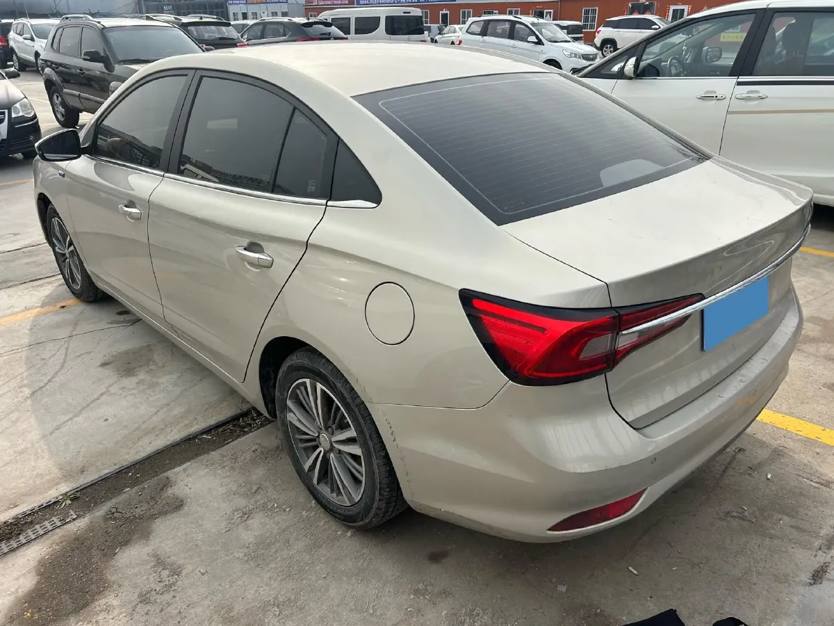 2019 Roewe i5 1.5L 120HP L4 5MT,autocango,china used car exporter,china ev exporter,chinese used car exporter,chinese used ev exporter
