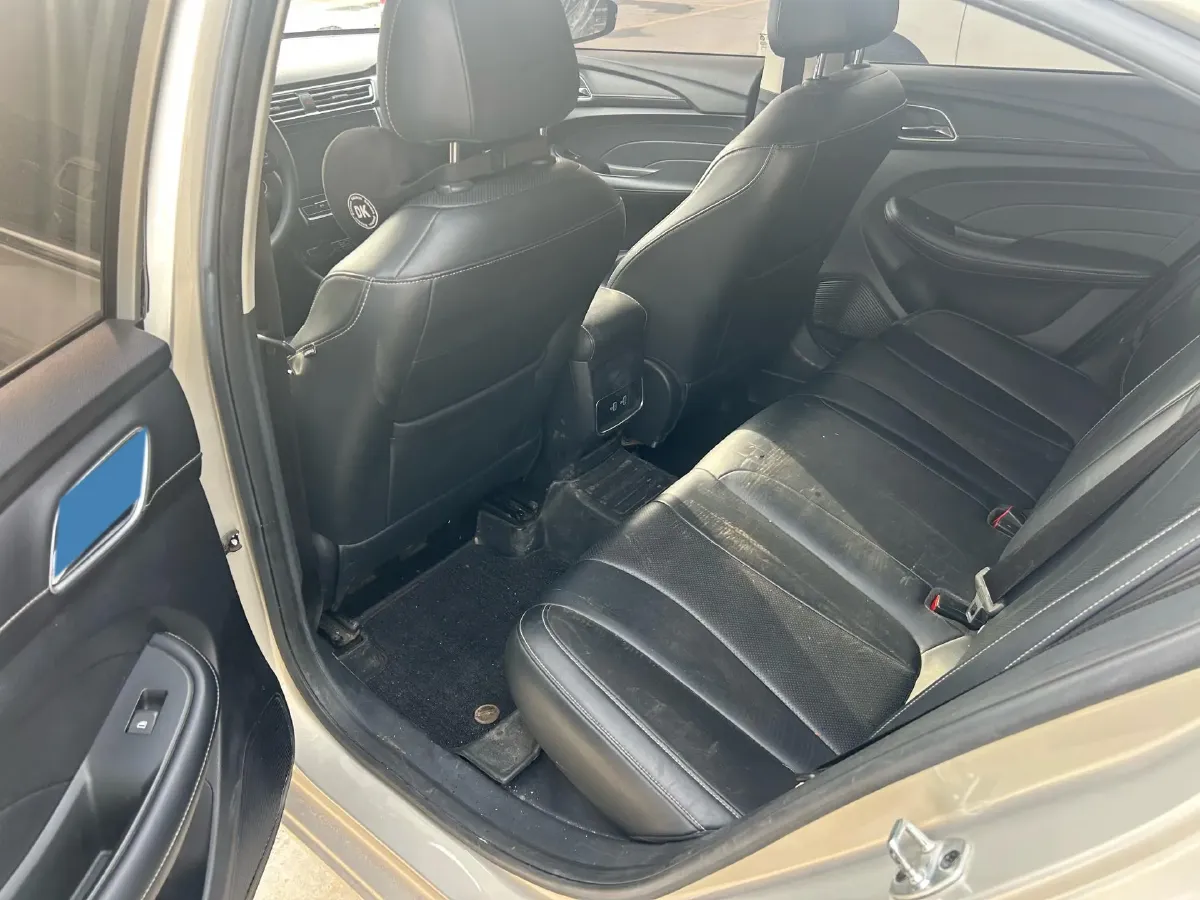 2019 Roewe i5 1.5L 120HP L4 5MT,autocango,china used car exporter,china ev exporter,chinese used car exporter,chinese used ev exporter