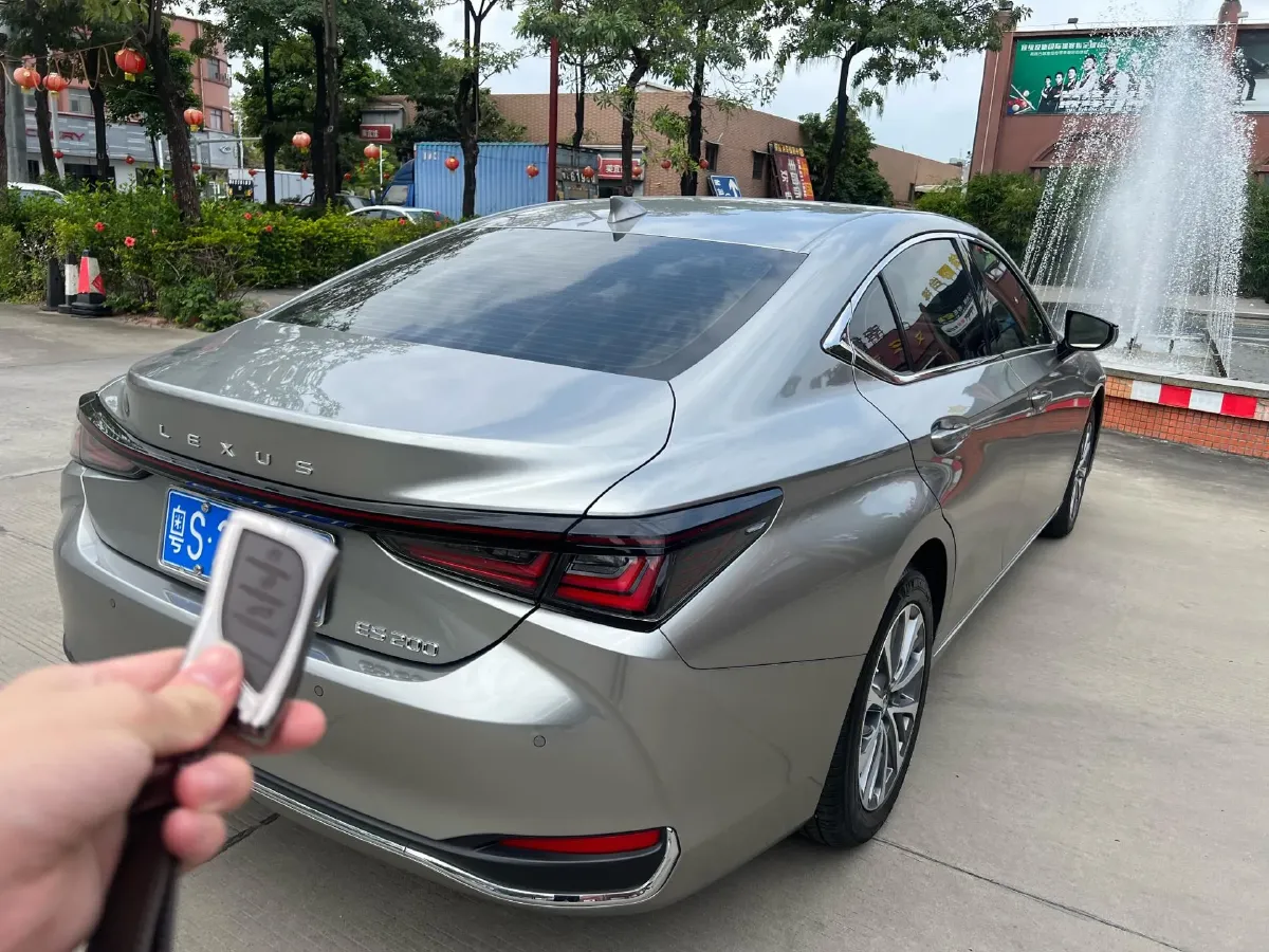 2025 Lexus ES 2.0L 173HP L4 CVT,autocango,china used car exporter,china ev exporter,chinese used car exporter,chinese used ev exporter