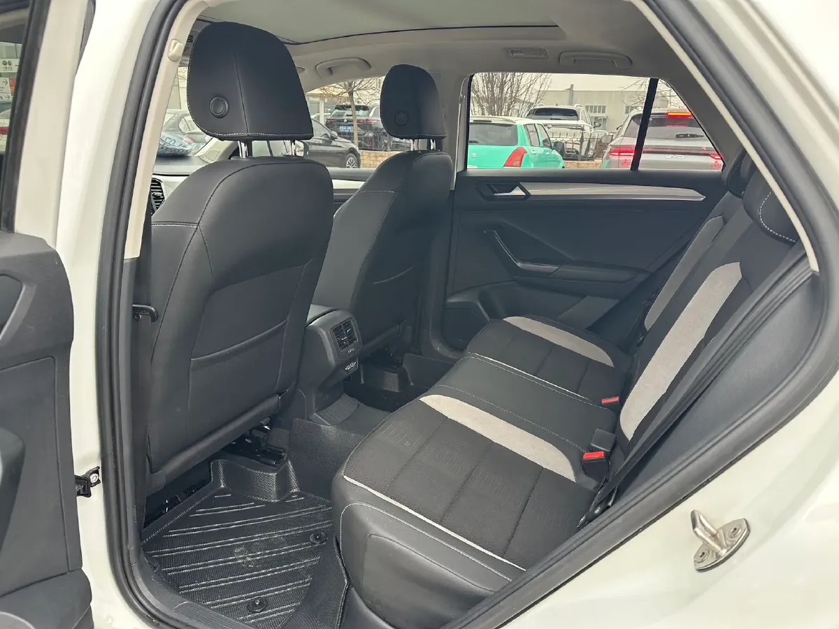 2019 Volkswagen T-Roc 1.4T 131HP L4 7DCT,autocango,china used car exporter,china ev exporter,chinese used car exporter,chinese used ev exporter