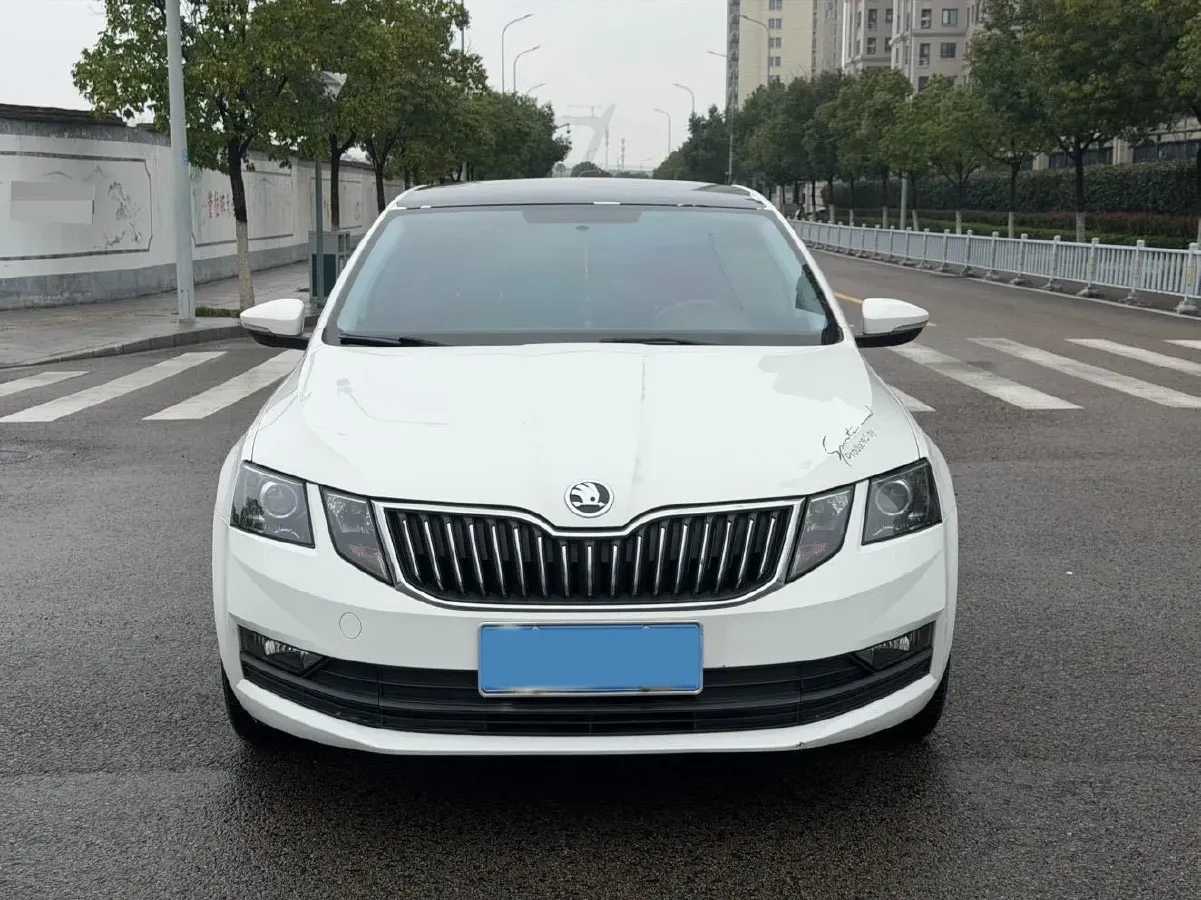 2019 Skoda Octavia 1.2T 116HP L4 7DCT,autocango,china used car exporter,china ev exporter,chinese used car exporter,chinese used ev exporter