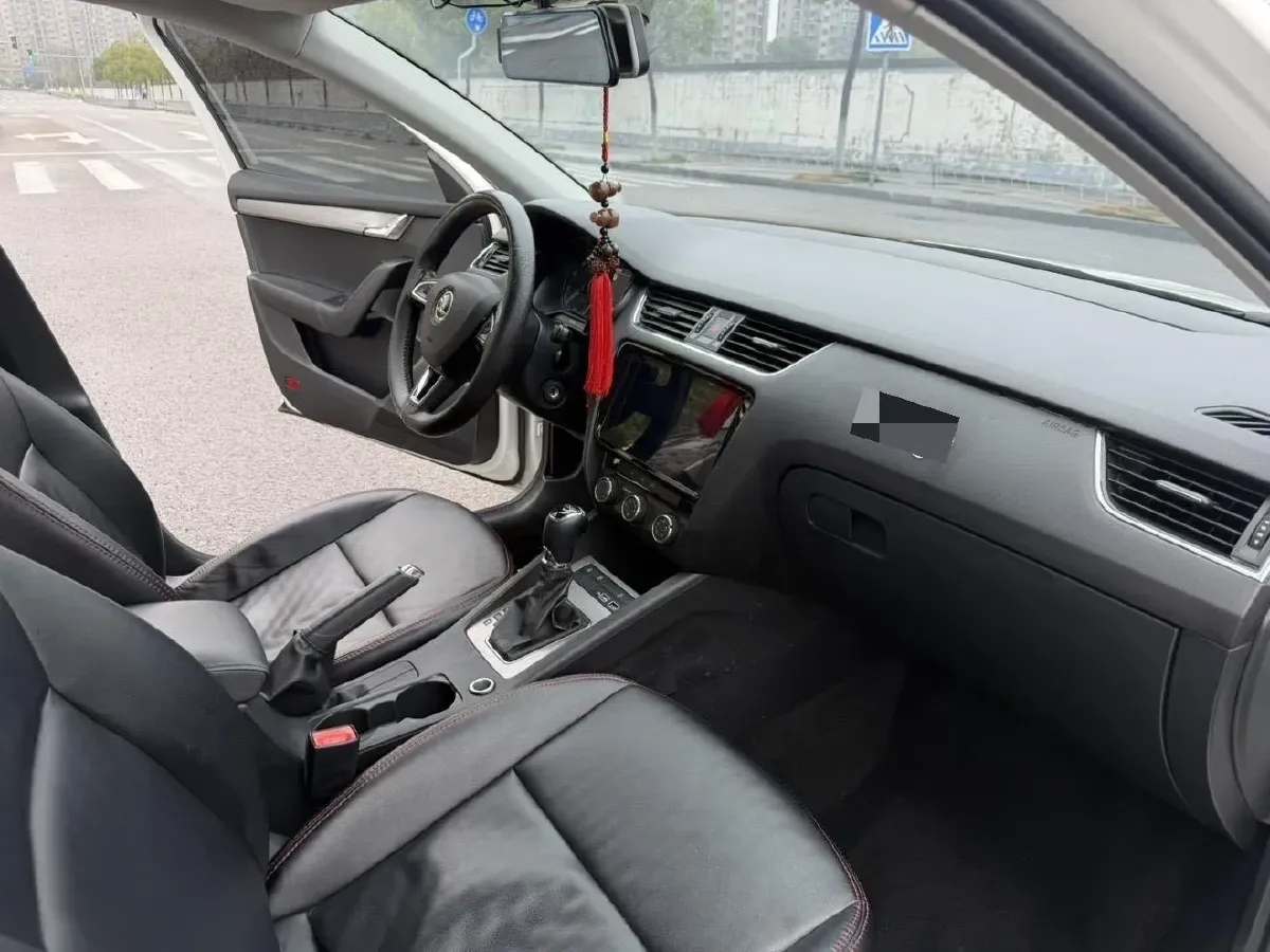 2019 Skoda Octavia 1.2T 116HP L4 7DCT,autocango,china used car exporter,china ev exporter,chinese used car exporter,chinese used ev exporter