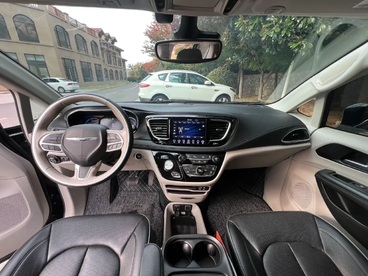 2019 Chrysler Pacifica 3.6L 245HP V6 E-CVT PHEV 16KWH,autocango,china used car exporter,china ev exporter,chinese used car exporter,chinese used ev exporter