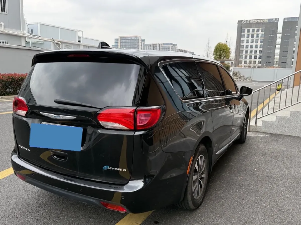 2019 Chrysler Pacifica 3.6L 245HP V6 E-CVT PHEV 16KWH,autocango,china used car exporter,china ev exporter,chinese used car exporter,chinese used ev exporter