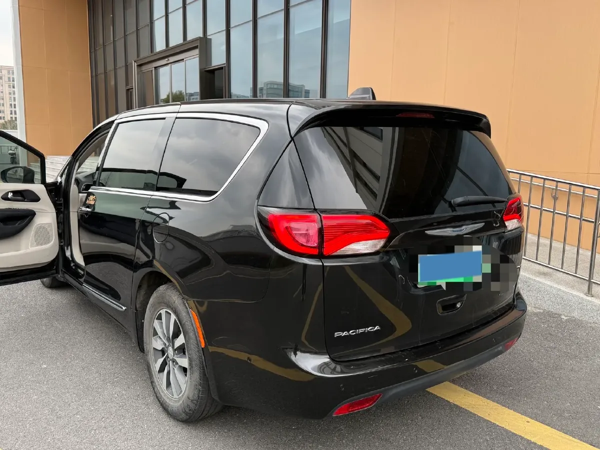 2019 Chrysler Pacifica 3.6L 245HP V6 E-CVT PHEV 16KWH,autocango,china used car exporter,china ev exporter,chinese used car exporter,chinese used ev exporter