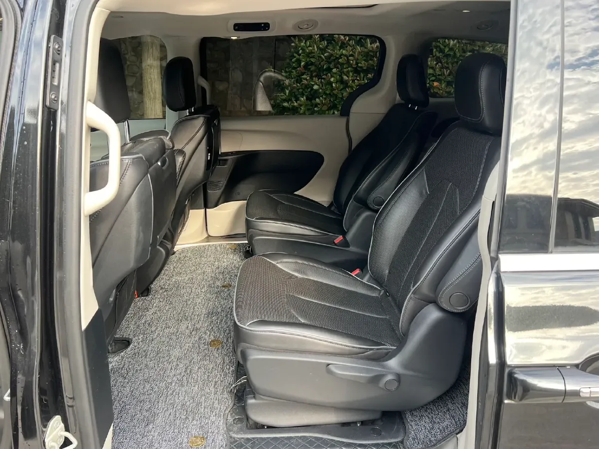 2019 Chrysler Pacifica 3.6L 245HP V6 E-CVT PHEV 16KWH,autocango,china used car exporter,china ev exporter,chinese used car exporter,chinese used ev exporter