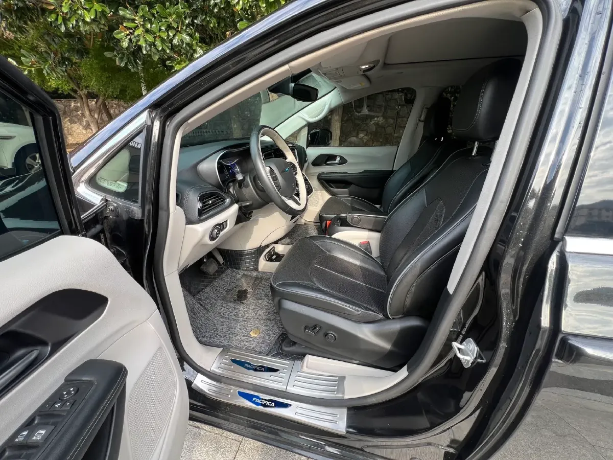 2019 Chrysler Pacifica 3.6L 245HP V6 E-CVT PHEV 16KWH,autocango,china used car exporter,china ev exporter,chinese used car exporter,chinese used ev exporter