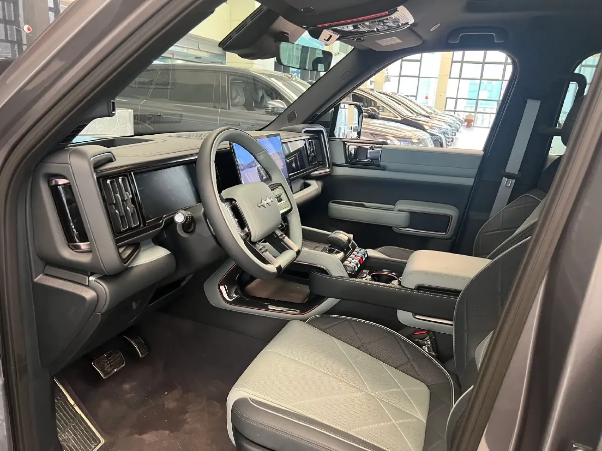 2025 FangChengBao Bao 5 1.5T 194HP L4 E-CVT PHEV 31.8KWH,autocango,china used car exporter,china ev exporter,chinese used car exporter,chinese used ev exporter