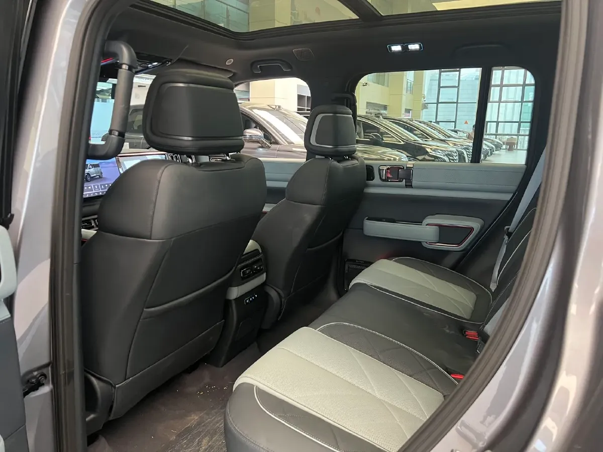 2025 FangChengBao Bao 5 1.5T 194HP L4 E-CVT PHEV 31.8KWH,autocango,china used car exporter,china ev exporter,chinese used car exporter,chinese used ev exporter