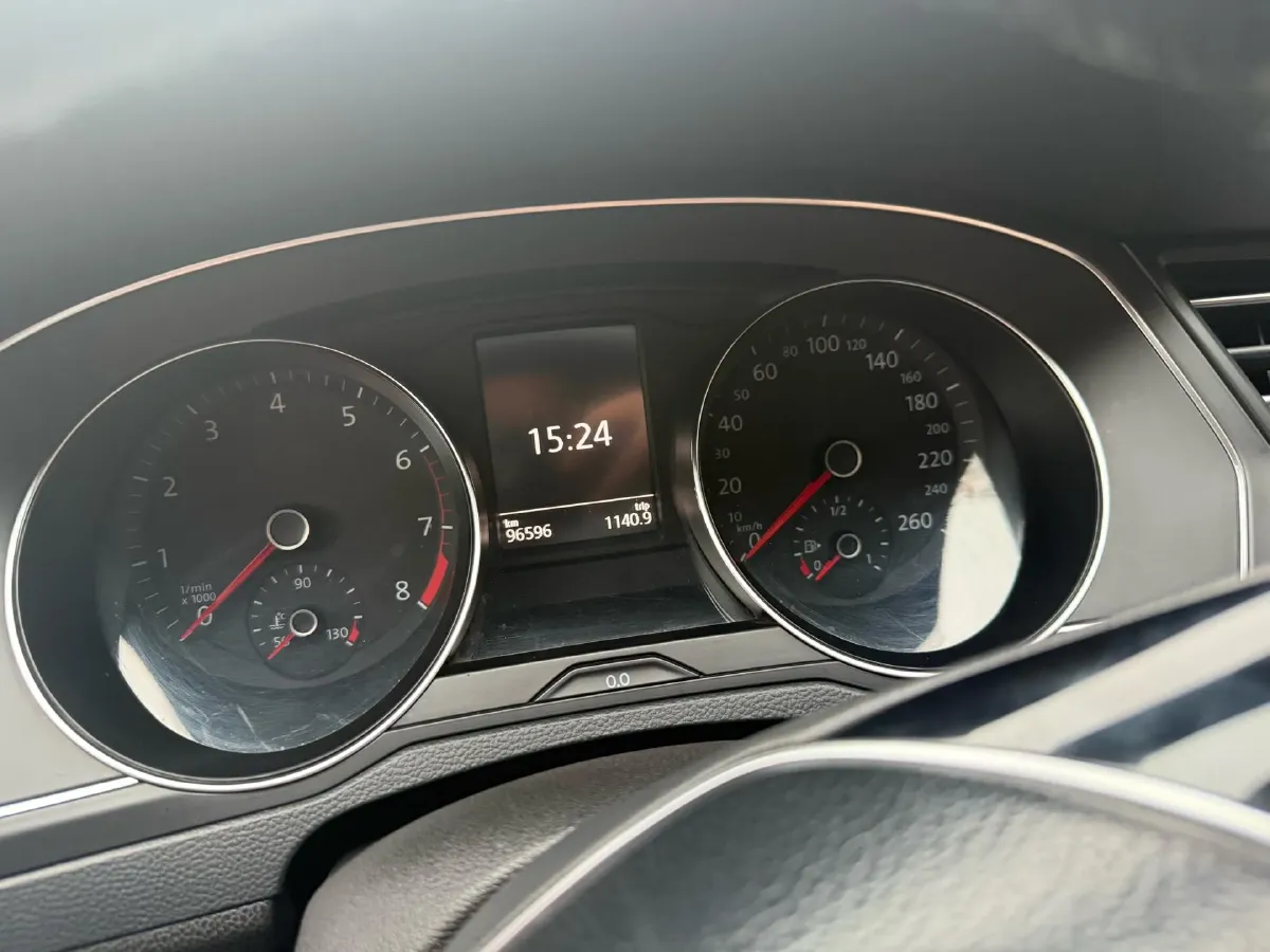 2019 HongQi H7 1.8T 188HP L4 6AT,autocango,china used car exporter,china ev exporter,chinese used car exporter,chinese used ev exporter