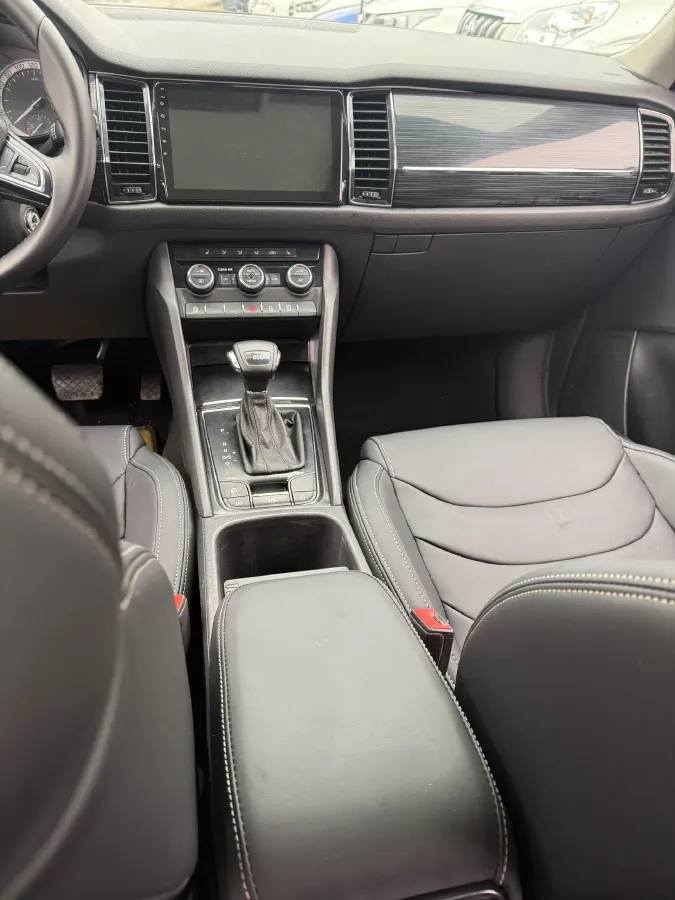 2018 Skoda Kodiak 2.0T 186HP L4 7DCT,autocango,china used car exporter,china ev exporter,chinese used car exporter,chinese used ev exporter