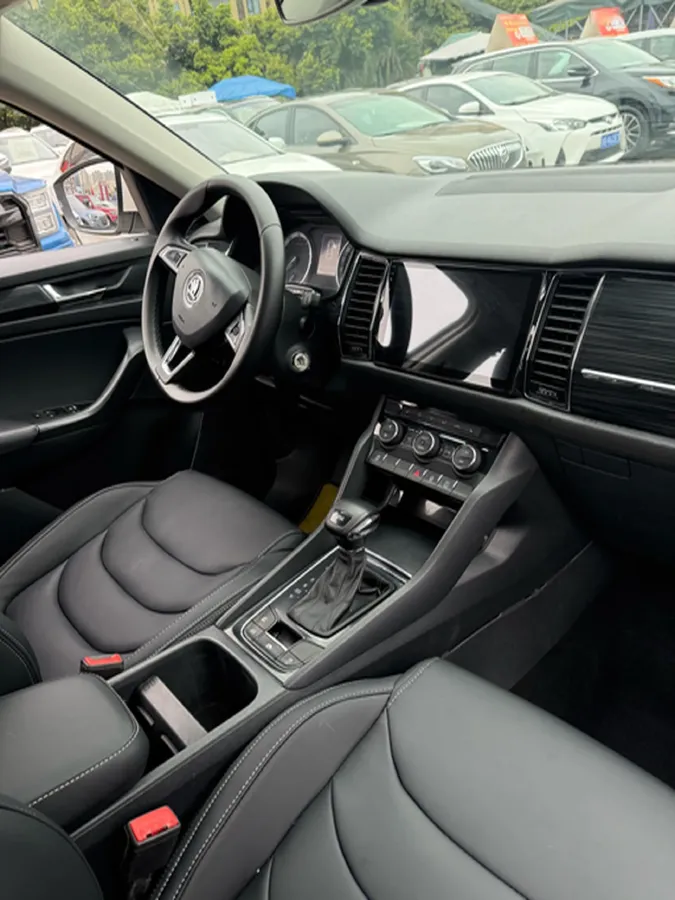 2018 Skoda Kodiak 2.0T 186HP L4 7DCT,autocango,china used car exporter,china ev exporter,chinese used car exporter,chinese used ev exporter