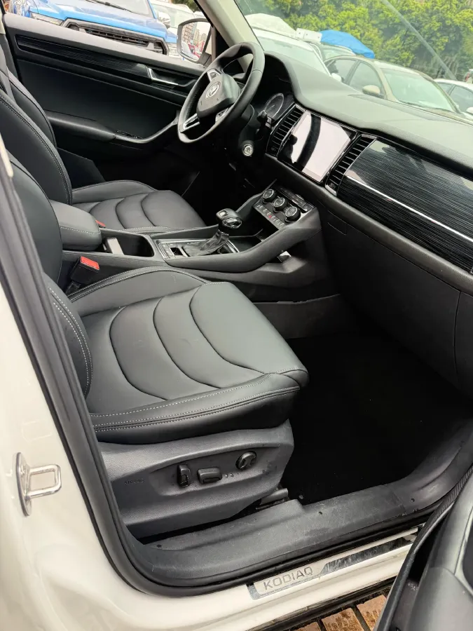 2018 Skoda Kodiak 2.0T 186HP L4 7DCT,autocango,china used car exporter,china ev exporter,chinese used car exporter,chinese used ev exporter