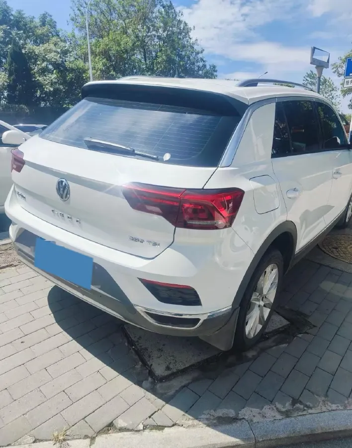 2020 Volkswagen T-Roc 1.4T 131HP L4 7DCT,autocango,china used car exporter,china ev exporter,chinese used car exporter,chinese used ev exporter