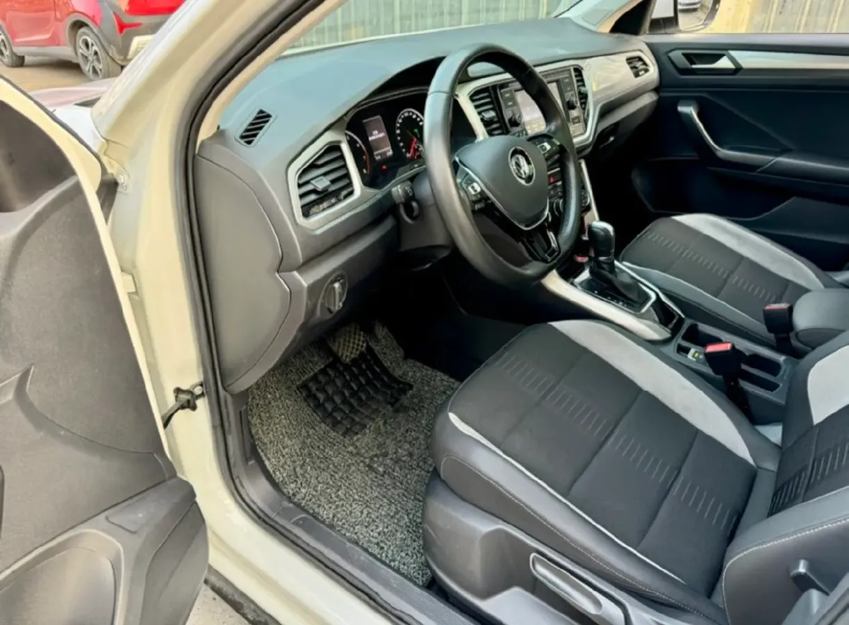 2020 Volkswagen T-Roc 1.4T 131HP L4 7DCT,autocango,china used car exporter,china ev exporter,chinese used car exporter,chinese used ev exporter