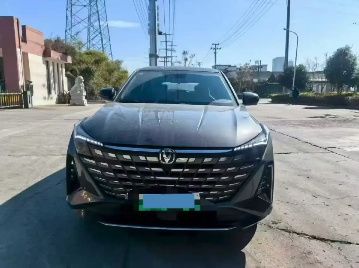 2024 ChangAn UNI-Z 1.5L 98HP L4 E-CVT PHEV 18.4KWH,autocango,china used car exporter,china ev exporter,chinese used car exporter,chinese used ev exporter
