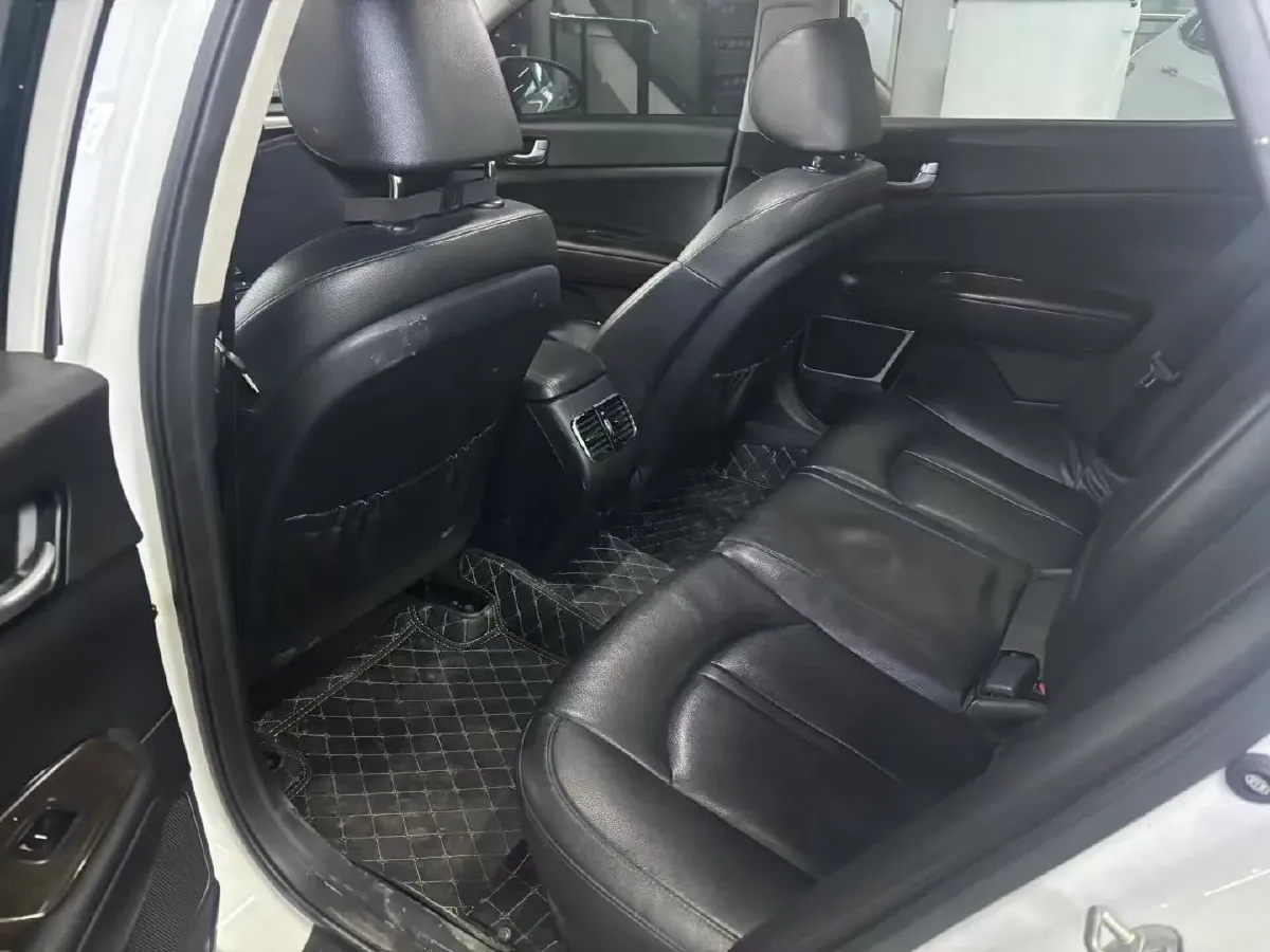 2016 Kia K5 2.0L 161HP L4 6AT,autocango,china used car exporter,china ev exporter,chinese used car exporter,chinese used ev exporter