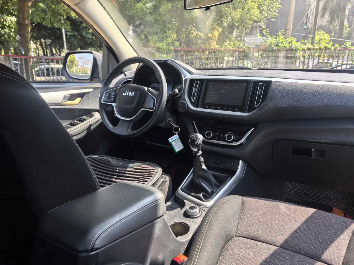 2019 Isuzu RE-MAX Jim 2.0T 204HP L4 5MT,autocango,china used car exporter,china ev exporter,chinese used car exporter,chinese used ev exporter