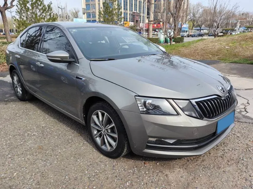 2019 Skoda Octavia 1.5L 116HP L4 6AT,autocango,china used car exporter,china ev exporter,chinese used car exporter,chinese used ev exporter