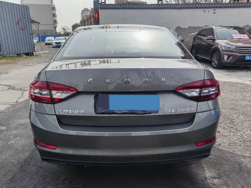 2019 Skoda Octavia 1.5L 116HP L4 6AT,autocango,china used car exporter,china ev exporter,chinese used car exporter,chinese used ev exporter